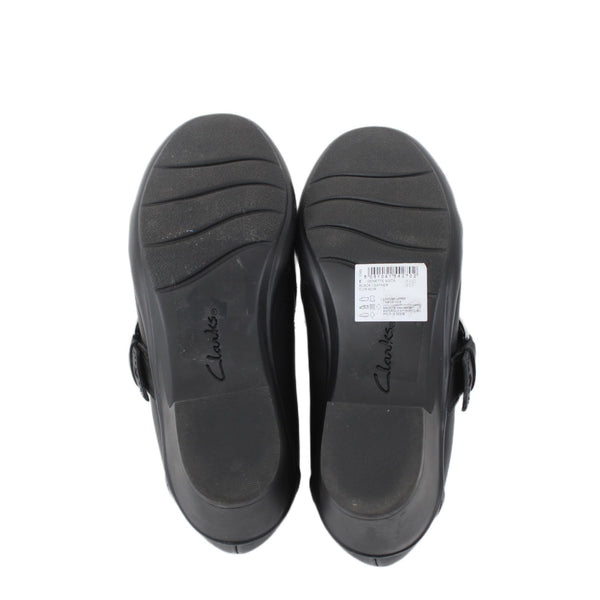 Clarks Booties Collection Sz 6 Black Silver Buckle Side Zip Leather 2" Booties