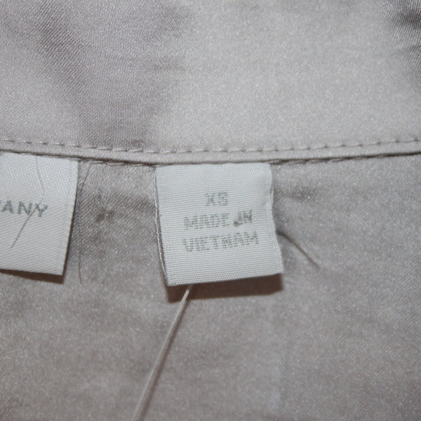 New York And Company Top NEW $37 Sz XS Shiny Gray Collared 100% Polyester Top