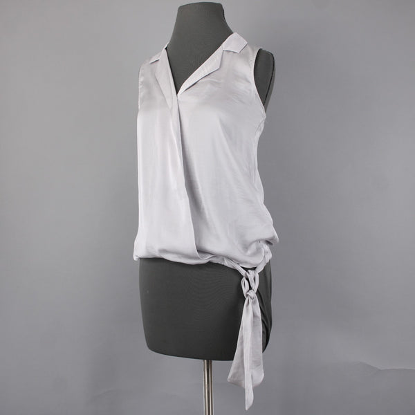 New York And Company Top NEW $37 Sz XS Shiny Gray Collared 100% Polyester Top