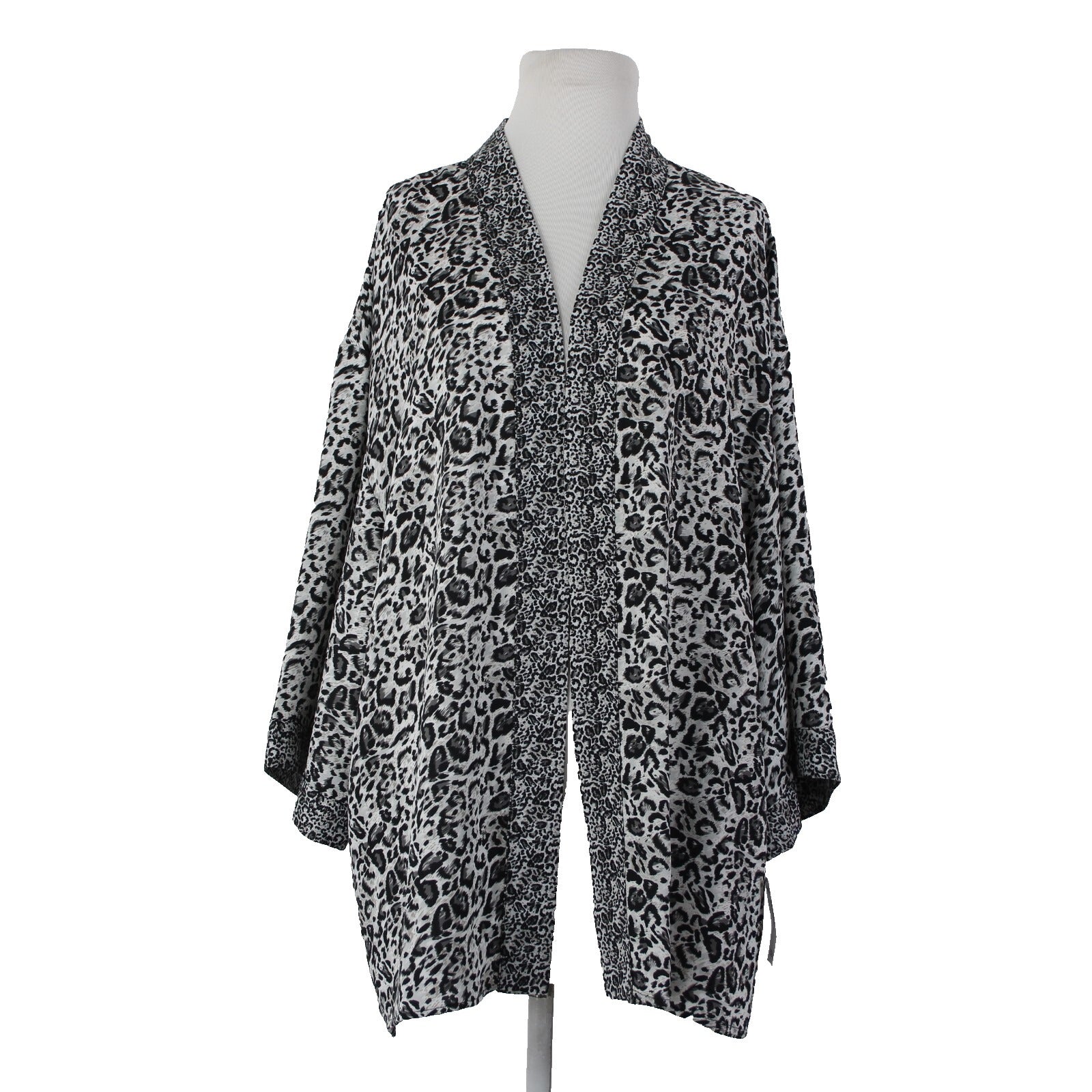 Roz Ali NEW $40 Sz L/XL Black White Gray Animal Print 100% Poly Wrap Sweater