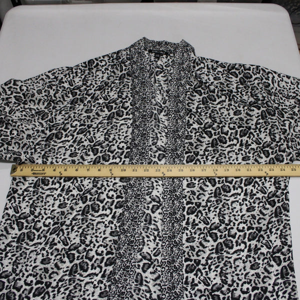 Roz Ali NEW $40 Sz L/XL Black White Gray Animal Print 100% Poly Wrap Sweater