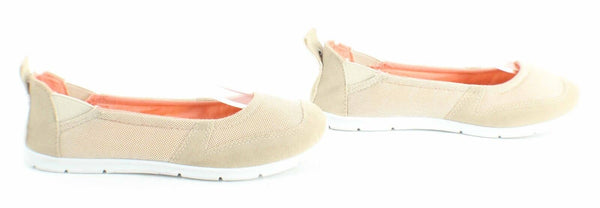 Casual Cool Sz 7 Tan White Coral Fabric Mesh Upper Slip On .5" Heel Flats