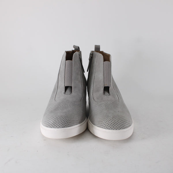 Linea Paolo Booties Sz 11 M gray Silver Hardware Zipper Suede Leather Ankle Boot