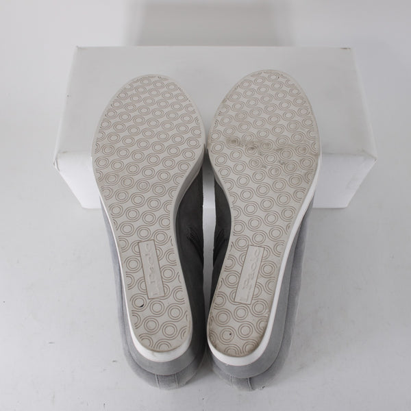 Linea Paolo Booties Sz 11 M gray Silver Hardware Zipper Suede Leather Ankle Boot