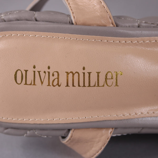 Olivia Miller Wedge Sz 8 Gray Quilted Open Toe Ankle Strap Man Made 4" Wedge