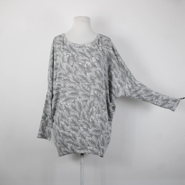 White House Black Market NEW $89 Sz S Gray White Feather Dolman Tunic Rayon Top