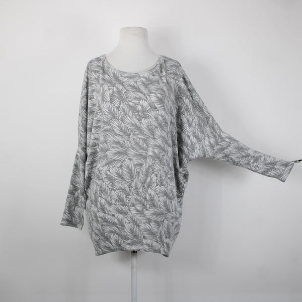 White House Black Market NEW $89 Sz S Gray White Feather Dolman Tunic Rayon Top