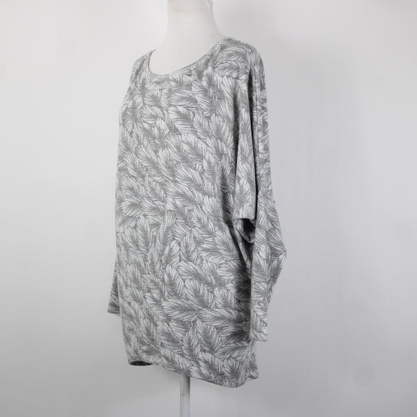 White House Black Market NEW $89 Sz S Gray White Feather Dolman Tunic Rayon Top