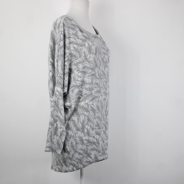 White House Black Market NEW $89 Sz S Gray White Feather Dolman Tunic Rayon Top
