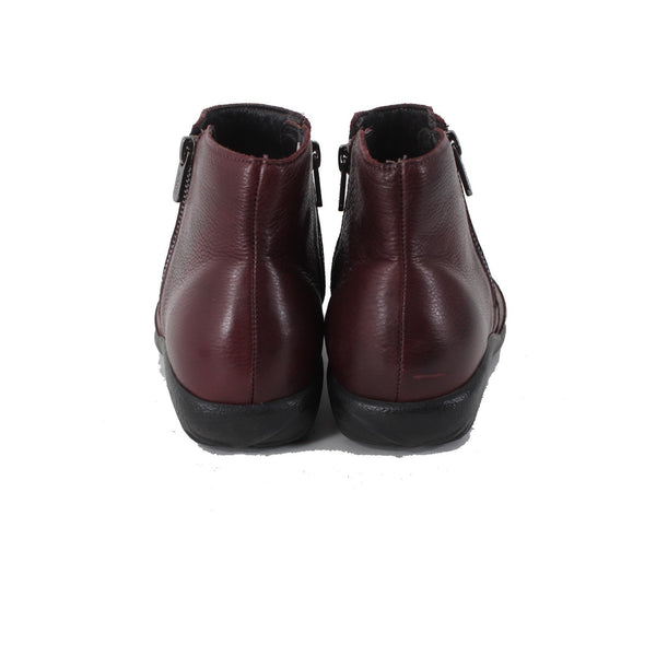 Naot Bootie Sz 40 Burgundy Red Side Zipper Closed Toe Leather 1" Bootie