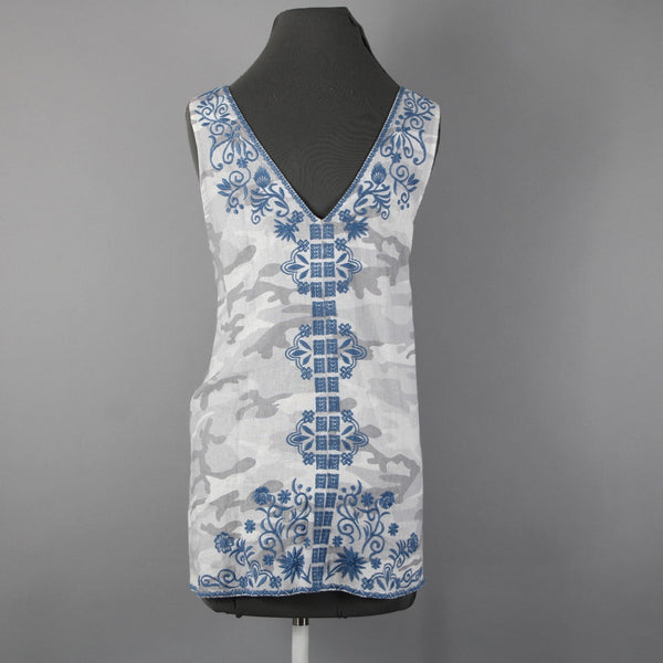 Johnny Was Sz M Blue White Gray Embroidered Floral V Neck 100% Linen Top