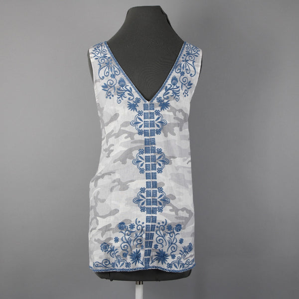 Johnny Was Sz M Blue White Gray Embroidered Floral V Neck 100% Linen Top