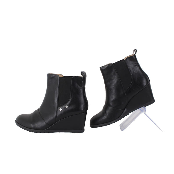 Journee Collection Boots Sz 8.5 Zip Ankle Closed Toe Wedge Leather 3" Boots