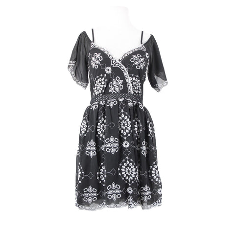 Romeo Juliet NEW $175 Sz M Black White Embroidered Cold Shoulder Poly Dress