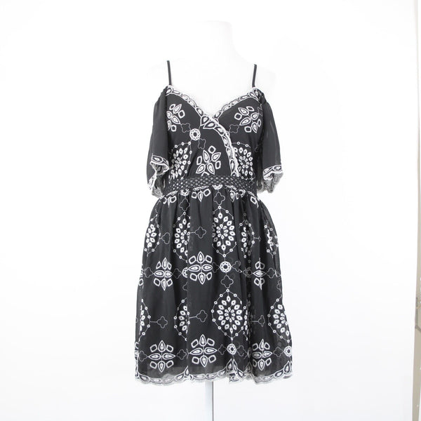 Romeo Juliet NEW $175 Sz M Black White Embroidered Cold Shoulder Poly Dress