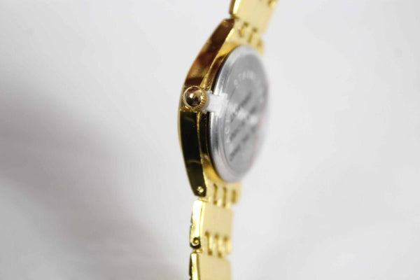 Geneva Quartz Sz 7.25in Goldtone Stainless Steel Bracelet Wristwatch