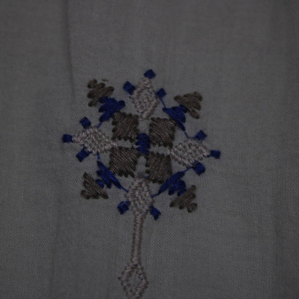 Johnny Was Sz M Taupe Tan Navy Embroidered V Cut 100% Cotton Polyester Top