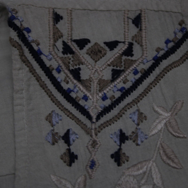 Johnny Was Sz M Taupe Tan Navy Embroidered V Cut 100% Cotton Polyester Top