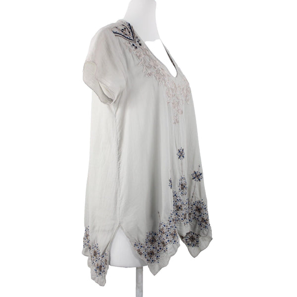Johnny Was Sz M Taupe Tan Navy Embroidered V Cut 100% Cotton Polyester Top