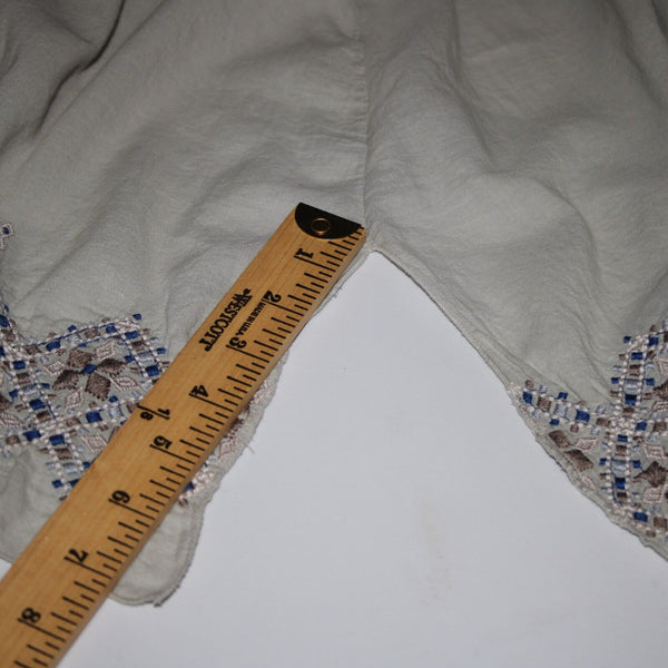 Johnny Was Sz M Taupe Tan Navy Embroidered V Cut 100% Cotton Polyester Top