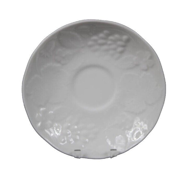 Wedgewood 1988 White Strawberry & Vine Bone China 6" Saucer