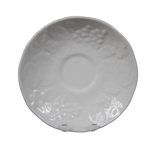 Wedgewood 1988 White Strawberry & Vine Bone China 6" Saucer