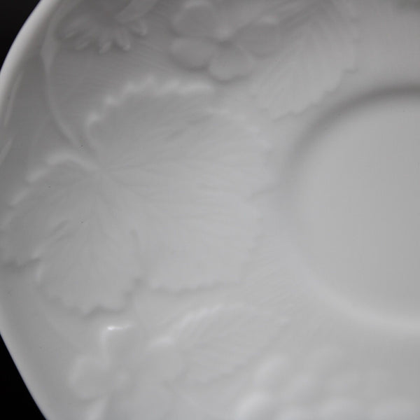 Wedgewood 1988 White Strawberry & Vine Bone China 6" Saucer