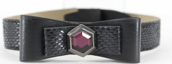White House BM NEW M 1" x 32" Black Snake Texture Bow Gem Detail Stretch Belt