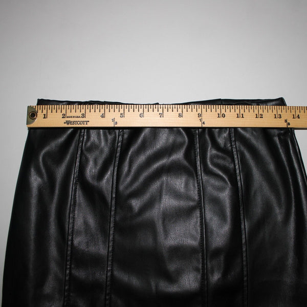 Haute Monde NEW Sz 2 Black Faux Leather 100% Polyester /Polyurethane Skirt