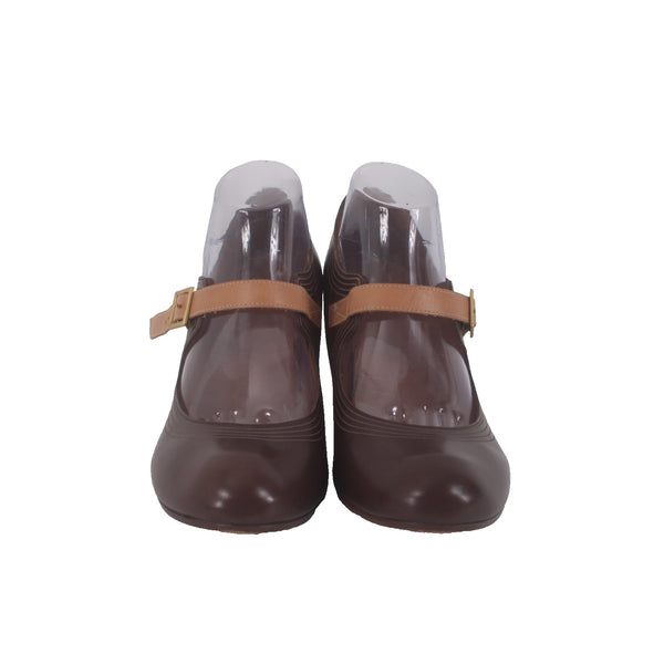 Chie Mihara Heels Sz 41 Brown Tan Buckle Closure Leather 2" Heels