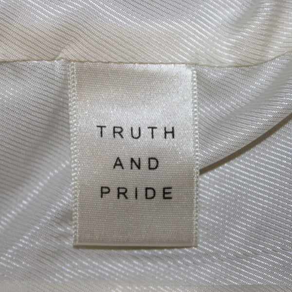 Truth And Pride Vest Sz XS Whiter Pockets Zipper 100% Leather Poly Lined Vest
