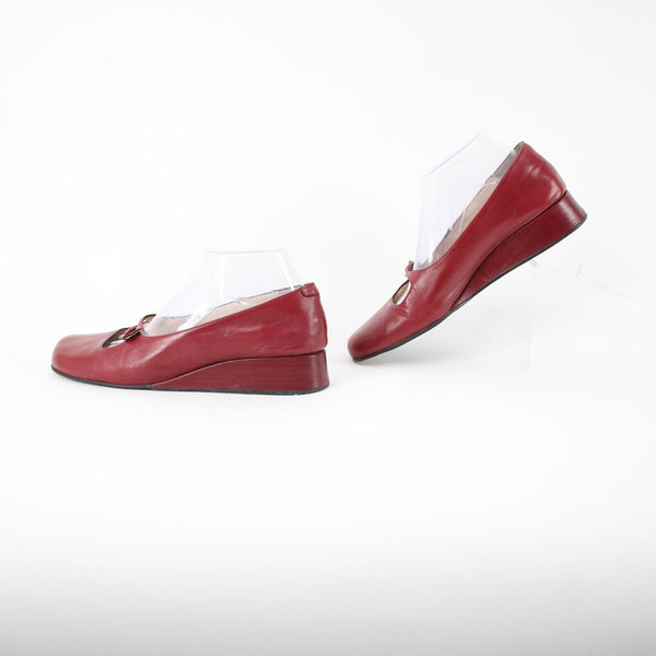 Taryn Rose Kristy Nappa Sz 39.5 M Red Leather Upper Inner 1.25" Wedge Heels