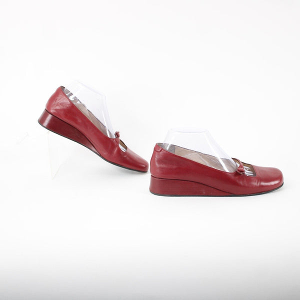 Taryn Rose Kristy Nappa Sz 39.5 M Red Leather Upper Inner 1.25" Wedge Heels
