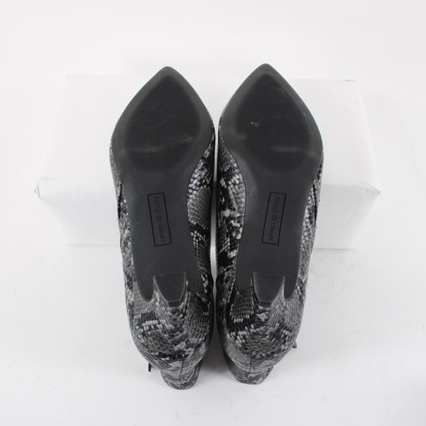 Seven Dials Sz 9 Gray Black Reptile Print Assymetric Outside Zip Manmade Booties