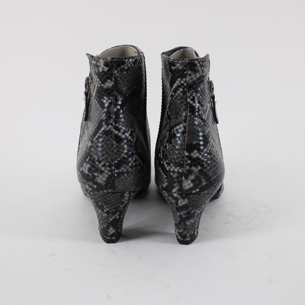 Seven Dials Sz 9 Gray Black Reptile Print Assymetric Outside Zip Manmade Booties
