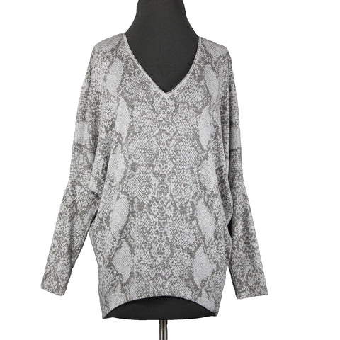 White House Black Market Sz XS Gray White Reptile Print V Neck Rayon Poly Top