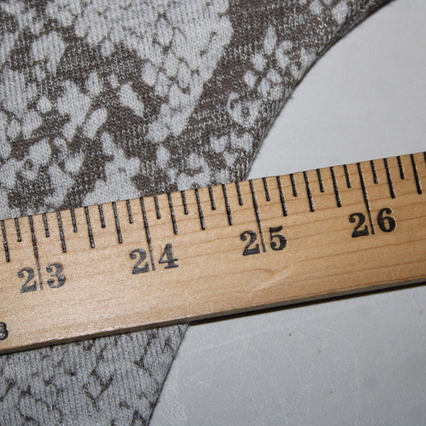 White House Black Market Sz XS Gray White Reptile Print V Neck Rayon Poly Top