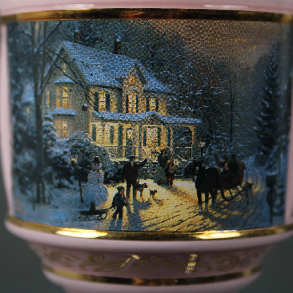 Thomas Kinkade 2001 Bradford Editions 68412 Home For The Holidays Ornament