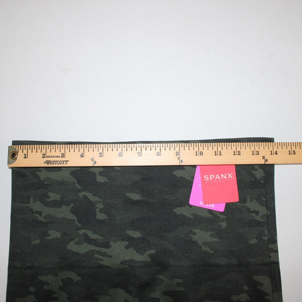 Spanx AW Pant NEW $72 Sz 1X x 27 Green Camo Print Seamless Nylon Spandex AW Pant