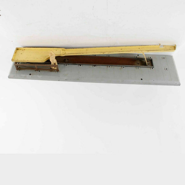 Lionel Untested Yellow Multi No. 362 Operating Barrel Loader with Man