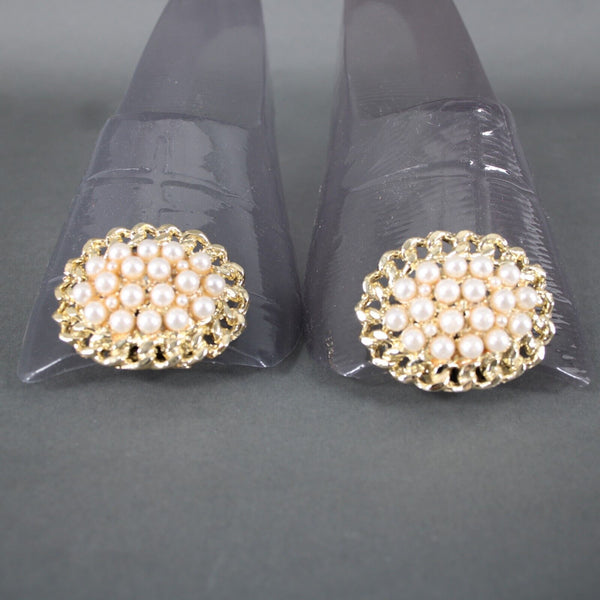 Tip Toe Shoe Clips Goldtone Oval Faux Pearls Chain Detail 2.5" Shoe Clips