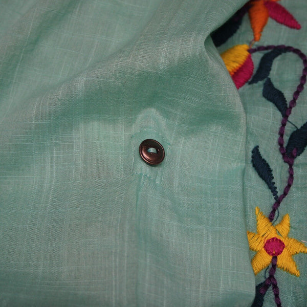 Double D Ranch Sz M Aqua Blue Multi Embroidered V Neck Button 100% Cotton Top