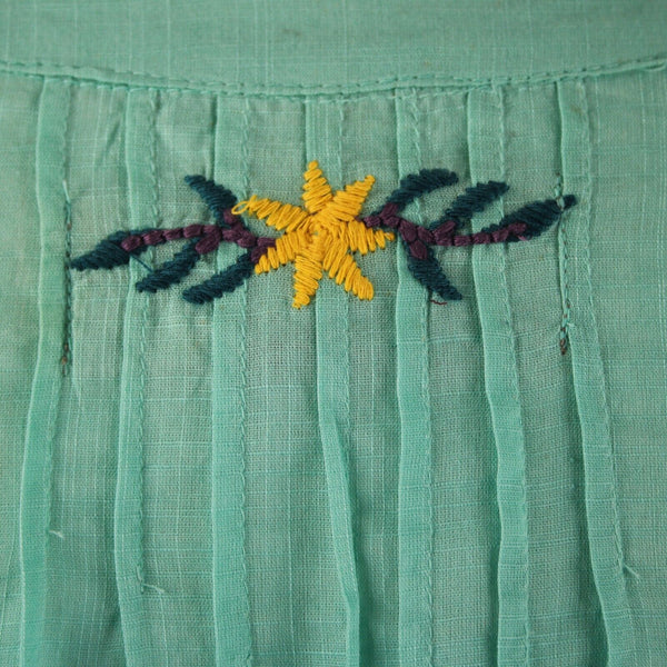 Double D Ranch Sz M Aqua Blue Multi Embroidered V Neck Button 100% Cotton Top