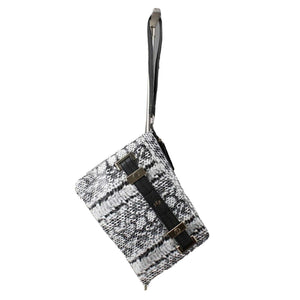 JLo 7 x 9 x 1 Black White Gray Zip Top Goldtone Hardware Manmade Wristlet