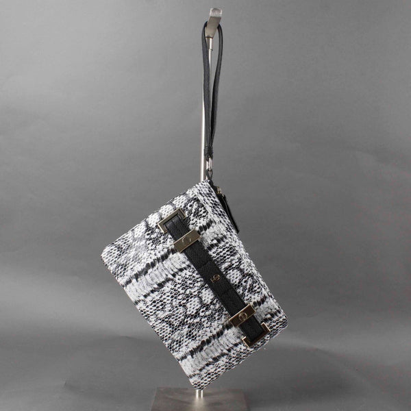 JLo 7 x 9 x 1 Black White Gray Zip Top Goldtone Hardware Manmade Wristlet