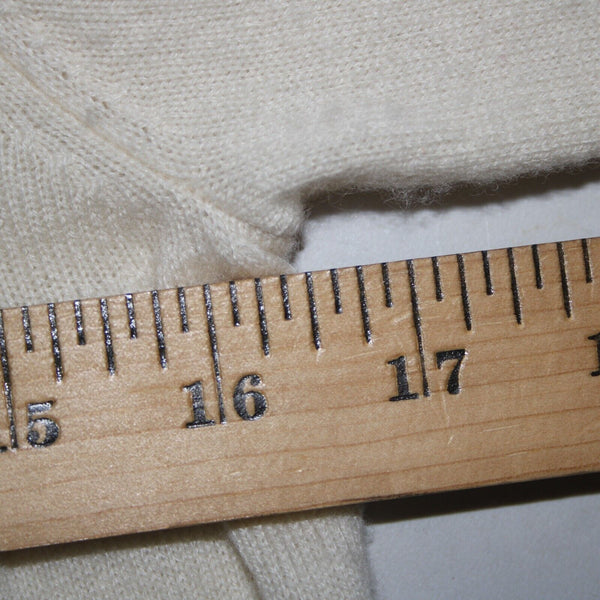 Vince Sz M Ivory Cream Pleated Round Neck Long Sleeve 100% Cashmere Sweater