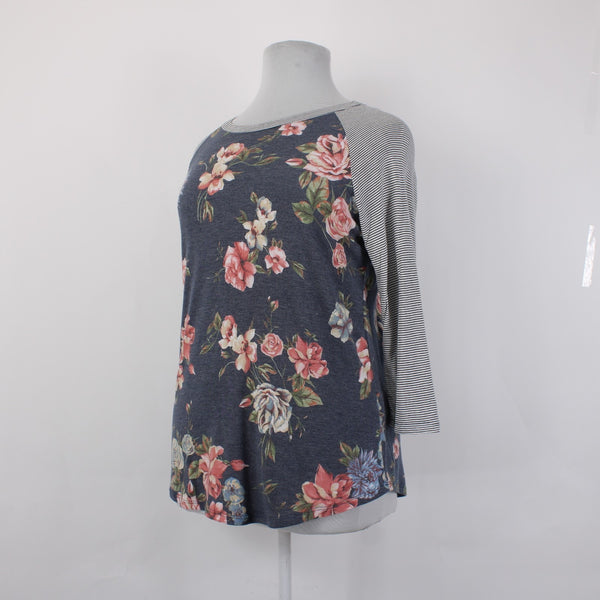 Chris Carol Plus Top NEW $29 Sz 2XL Gray Blue Multi Color Floral Poly Rayon Top