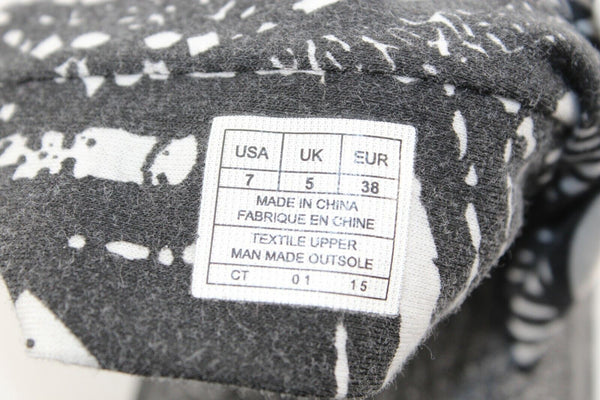 Sanuk Sz 7 Black White Fabric .5" Man Made Heel Sole Comfort Sandal