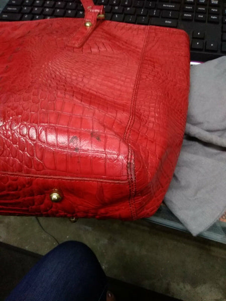 Brahmin 16 x 10 x 4 Red Croc Pattern Inner Pockets Dust Bag Shoulder Purse