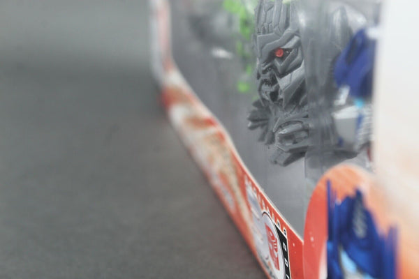 Transformers NEW Collectible Figurines & 3D Puzzle Piece Collector Cards & Base